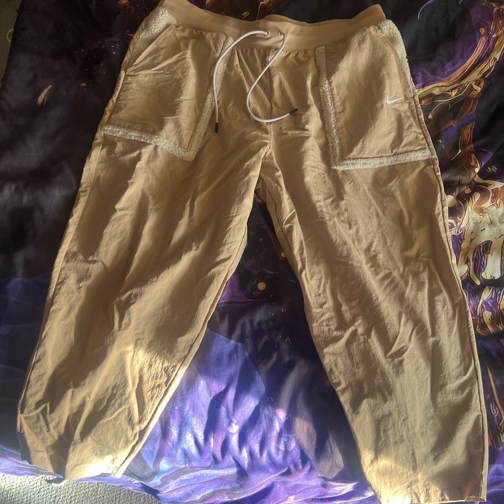 Women’s Nike capri pants - baggy